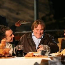 Gerard Depardieu con Nino Frassica in una scena del film L'Abbuffata