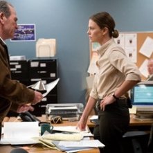 Charlize Theron Con Tommy Lee Jones In Una Scena Di In The Valley Of Elah 49288