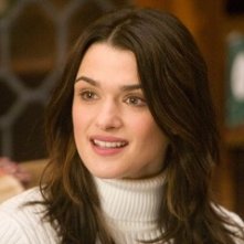 Rachel Weisz in una scena di Fred Claus - Un fratello sotto l'albero