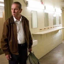 Tommy Lee Jones in una scena di Nella valle di Elah