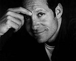 Un mistero per Steve Guttenberg