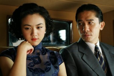 Tony Leung con Wei Tang in Lust, Caution