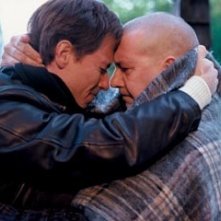 Stephane Rousseau e Remy Girard in una scena de Le invasioni barbariche.