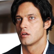 Gabriel Garko in una sequenza di Una moglie bellissima