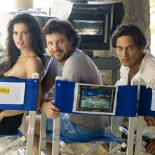 Laura Torrisi con Gabriel Garko e Leonardo Pieraccioni sul set di Una moglie bellissima