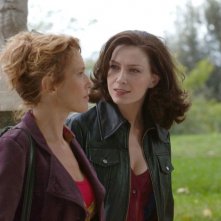 Lucrezia Lante della Rovere e Emanuela Maletta in una scena d'azione di 'Donna detective'