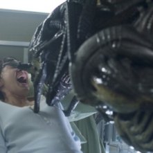 Victoria Bidewell in una scena terrificante di Alien vs. Predator 2