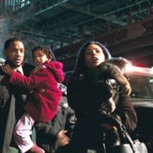 Will Smith, Willow Smith e Salli Richardson-Whitfield in una scena di Io sono leggenda