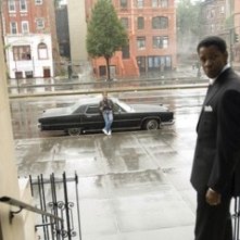 Denzel Washington in una scena di American Gangster