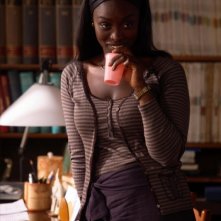 Aissa Maiga in un'immagine del film Bianco e Nero