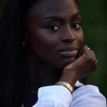 Aissa Maiga in una scena del film Bianco e Nero