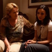 Katia Ricciarelli e Ambra Angiolini in una scena del film Bianco e Nero