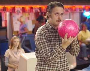 Ryan Gosling in una scena di Lars e una ragazza tutta sua