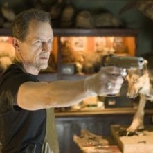 Stephen McHattie in una sequenza di Shoot 'Em Up