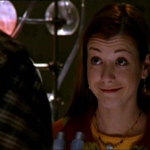 Alyson Hannigan in una scena dell'episodio 'Il fidanzato di mamma' di Buffy - L'ammazzavampiri 