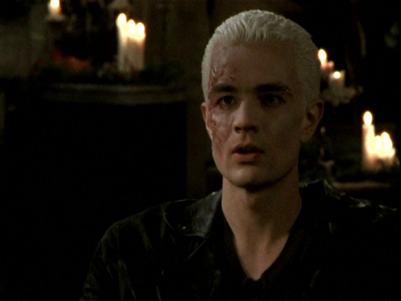 James Marsters in una scena dell'episodio 'Sorpresa' di Buffy - L'ammazzavampiri