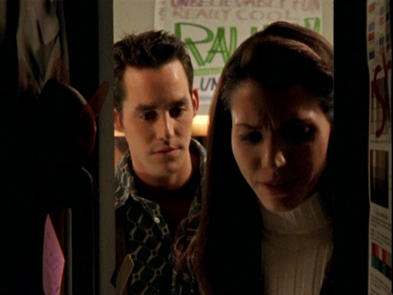 Nicholas Brendon E Charisma Carpenter In Una Scena Dell Episodio Sorpresa Di Buffy L Ammazzavampiri 50801