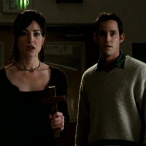 Robia LaMorte e Nicholas Brendon in una sequenza dell'episodio 'Un attimo di felicità' di Buffy - L'ammazzavampiri 
