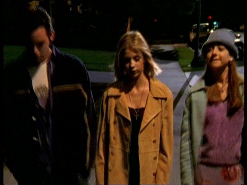 Sarah Michelle Gellar Alyson Hannigan E Nicholas Brendon In Una Scena Dell Episodio Il Fidanzato Di Mamma Di Buffy L Ammazzavampiri 50759