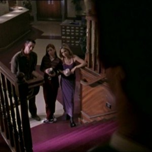 Sarah Michelle Gellar, Alyson Hannigan e Nicholas Brendon in una scena dell'episodio 'Uova cattive' di Buffy - L'ammazzavampiri 