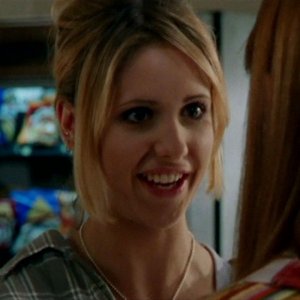 Sarah Michelle Gellar in una scena dell'episodio 'L'unione fa la forza (2° parte)' di Buffy - L'ammazzavampiri 
