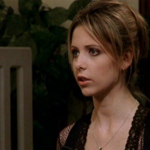 Sarah Michelle Gellar in una scena dell'episodio 'Un attimo di felicità' di Buffy - L'ammazzavampiri 