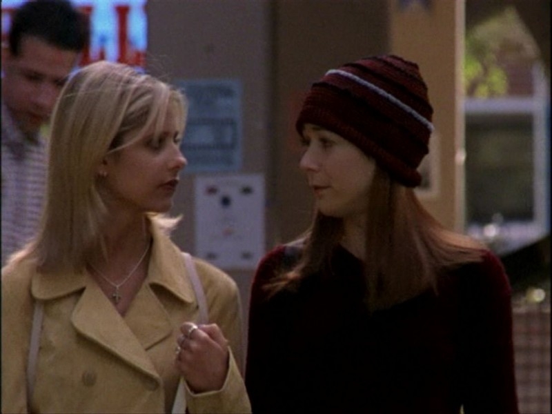 Alyson Hannigan E Sarah Michelle Gellar In Una Sequenza Dell Episodio Notte Di Luna Piena Di Buffy L Ammazzavampiri 50878