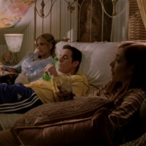 Alyson Hannigan, Nicholas Brendon e Sarah Michelle Gellar in una sequenza dell'episodio 'Il mostro' di Buffy - L'ammazzavampiri 