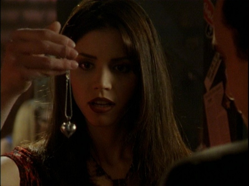 Charisma Carpenter In Una Scena Dell Episodio Caccia All Uomo Di Buffy L Ammazzavampiri 50909