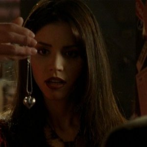 Charisma Carpenter in una scena dell'episodio 'Caccia all'uomo' di Buffy - L'ammazzavampiri 