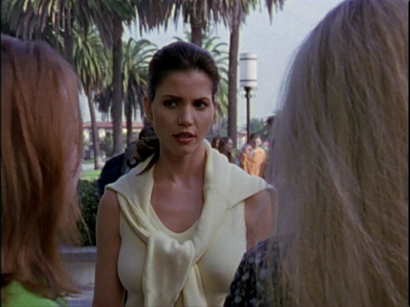 Charisma Carpenter In Una Sequenza Dell Episodio Caccia All Uomo Di Buffy L Ammazzavampiri 50899