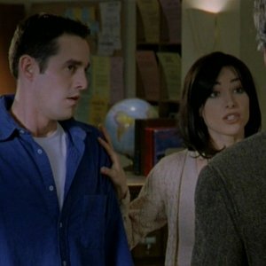 Nicholas Brendon e Robia LaMorte in una scena dell'episodio 'Caccia all'uomo' di Buffy - L'ammazzavampiri 
