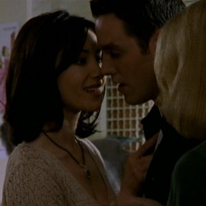 Nicholas Brendon e Robia LaMorte in una sequenza dell'episodio 'Caccia all'uomo' di Buffy - L'ammazzavampiri 
