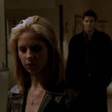 Sarah Michelle Gellar E David Boreanaz In Una Scena Dell Episodio Per Sempre Della Seconda Stagione Di Buffy L Ammazzavampiri 50984