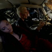 James Marsters e Juliet Landau in una sequenza dell'episodio 'L'inizio della storia (2ª parte)' della seconda stagione di Buffy - L'ammazzavampiri 