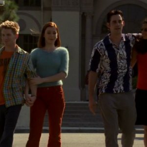 Seth Green, Alyson Hannigan, Nicholas Brendon e Charisma Carpenter nell'episodio 'L'incantesimo' di Buffy - L'ammazzavampiri