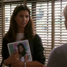 Charisma Carpenter in una scena dell'episodio 'Il ballo di fine corso' di Buffy - L'ammazzavampiri