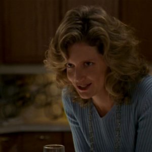 Kristine Sutherland nell'episodio 'L'incantesimo' di Buffy - L'ammazzavampiri