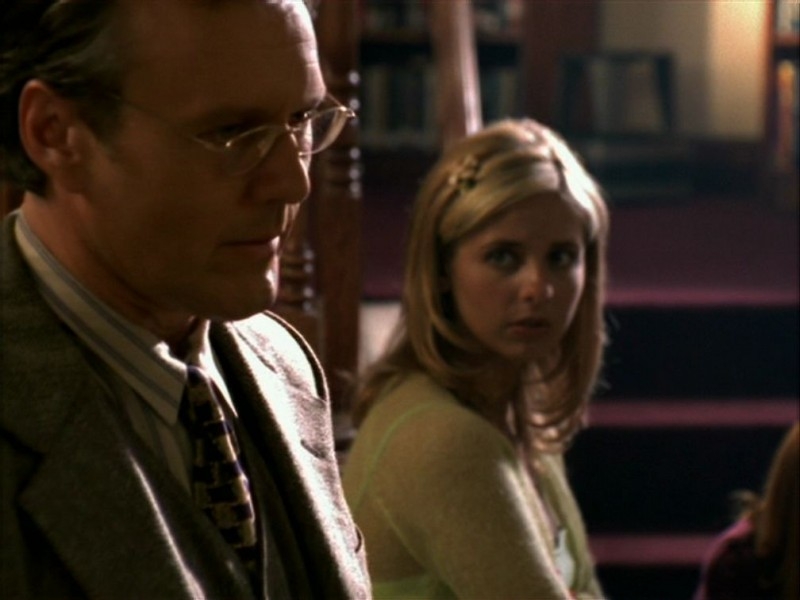Sarah Michelle Gellar E Anthony Head In Una Sequenza Dell Episodio La Bella E Le Bestie Di Buffy L Ammazzavampiri 51216