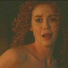 Connie Nielsen in una sequenza de L'AVVOCATO DEL DIAVOLO