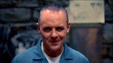 Anthony Hopkins è Hannibal Lecter in una scena de IL SILENZIO DEGLI INNOCENTI