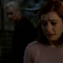 Alyson Hannigan e James Marsters in una scena dell'episodio 'Il sentiero degli amanti' di Buffy - L'ammazzavampiri