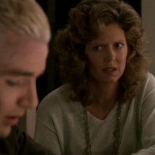 Kristine Sutherland e James Marsters in una scena dell'episodio 'Il sentiero degli amanti' di Buffy - L'ammazzavampiri