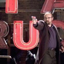Paul Giamatti nel film Shoot 'Em Up