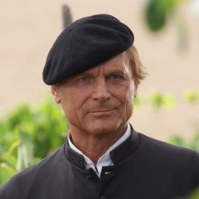 Terence Hill nel primo episodio della sesta stagione di Don Matteo