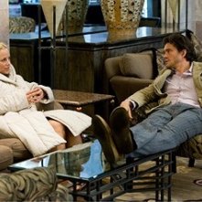 Hugh Dancy con Maria Bello in una scena del film Il club di Jane Austen