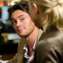 Hugh Dancy in una scena del film Il club di Jane Austen