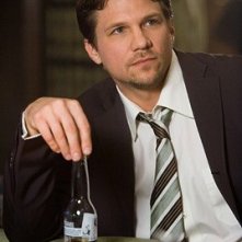 Marc Blucas in una scena de Il club di Jane Austen