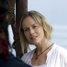 Julie Benz in una scena di John Rambo