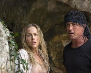 Sylvester Stallone e Julie Benz in una scena di John Rambo